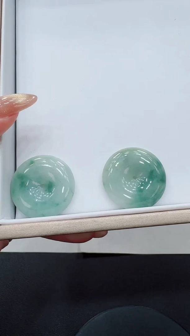 颈饰未镶嵌翡翠(****雯多样性发其一