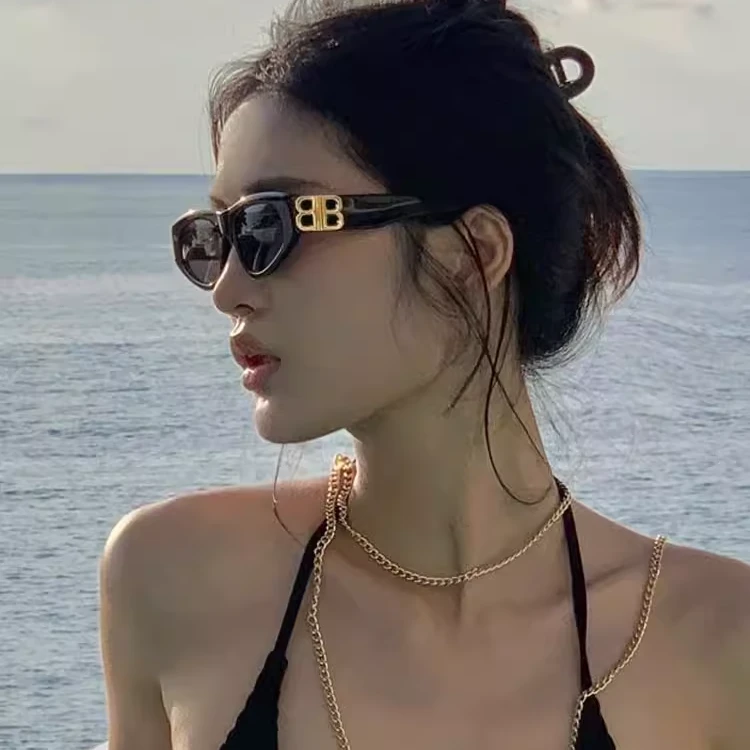 双b猫眼墨镜女款2025新款海边旅游拍照防紫外线太阳眼镜美式复古