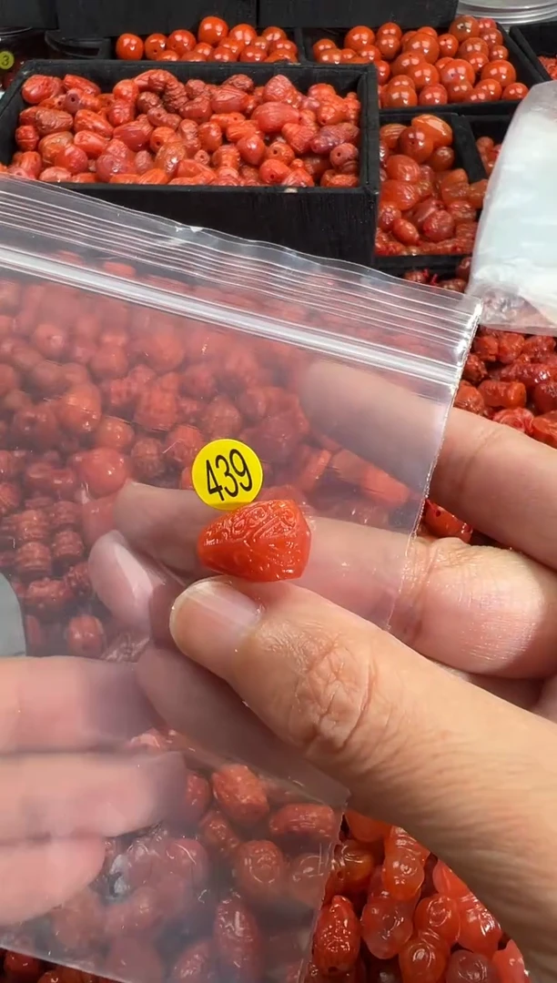 颈饰未镶嵌南红玛瑙1