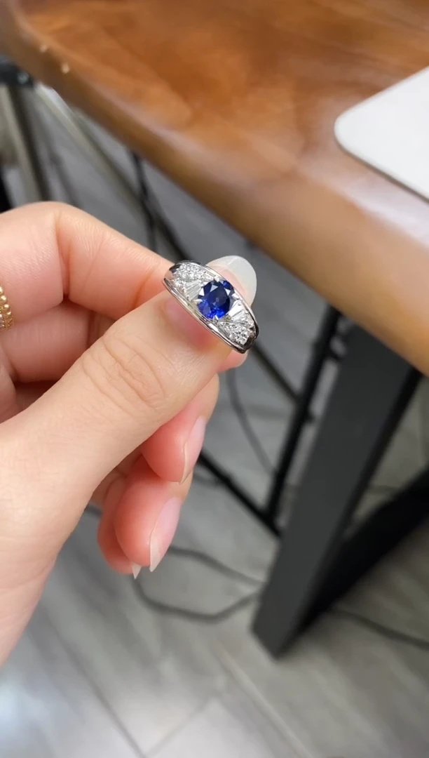 戒指蓝宝石铂Pt900镶嵌主石1.28克拉