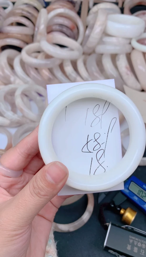 未镶嵌手镯石英质玉189