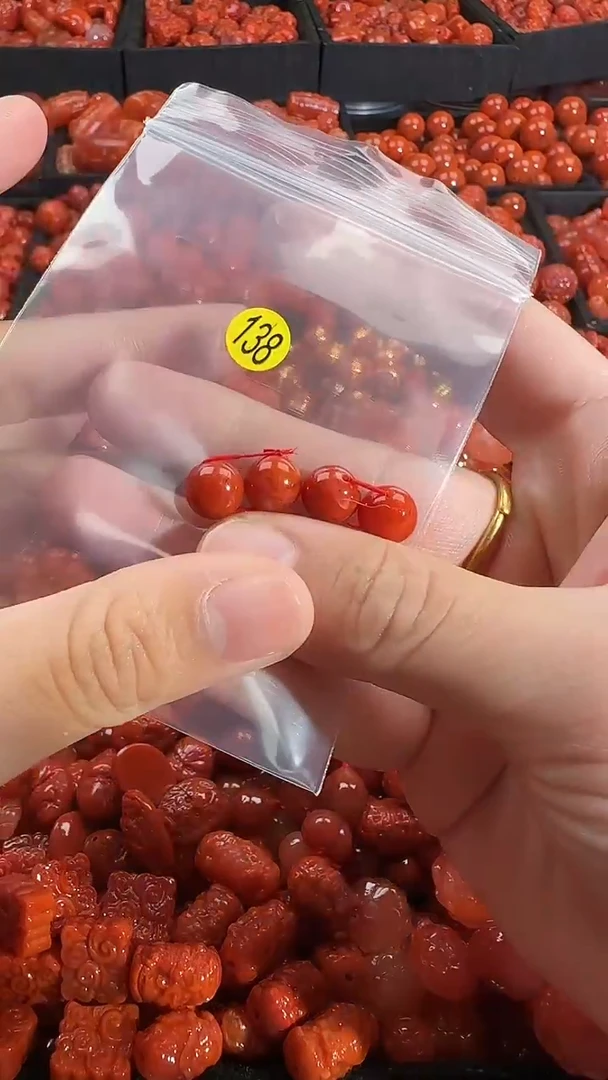 颈饰未镶嵌南红玛瑙1