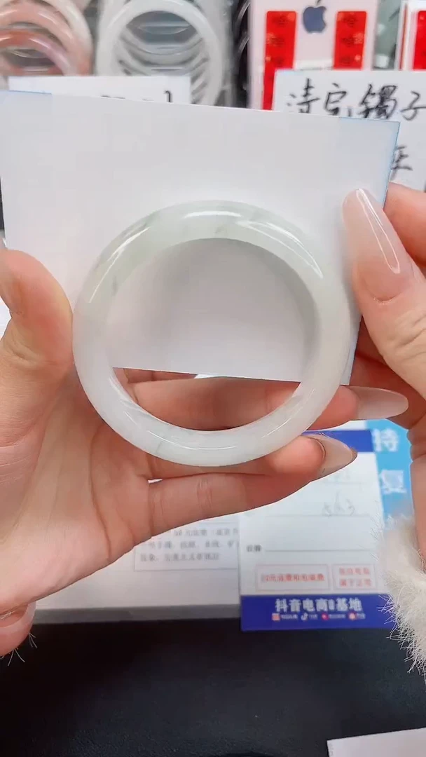 【闪购商品】石英质玉手镯未镶嵌142