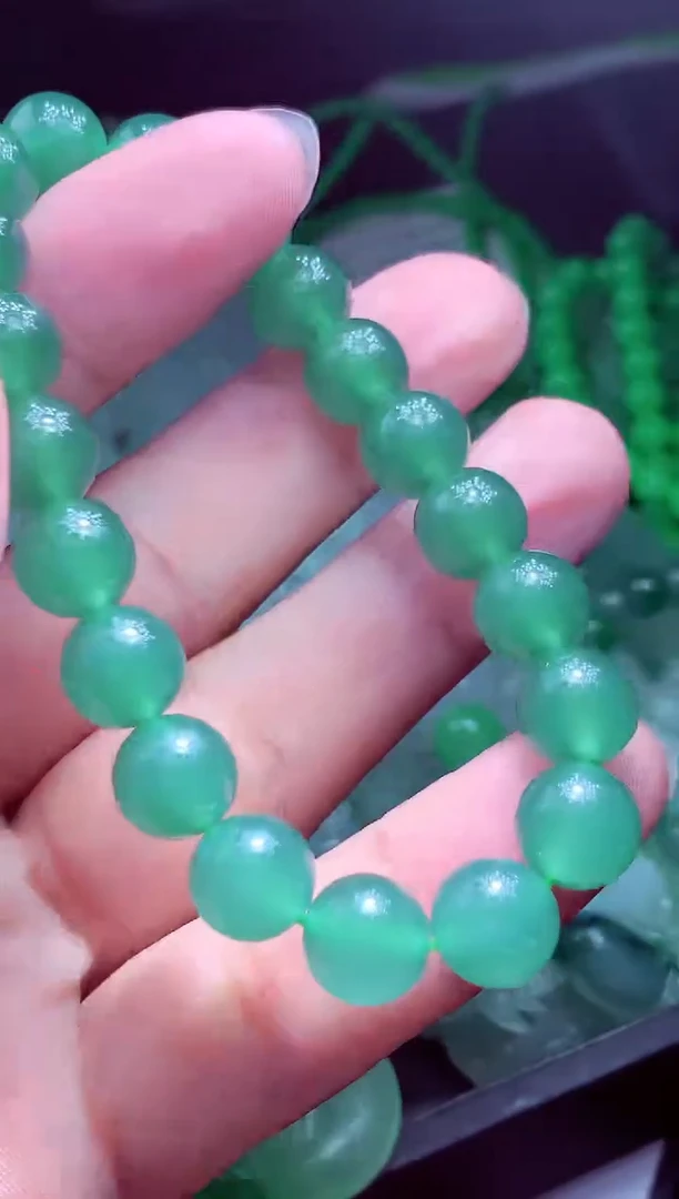 未镶嵌定制翡翠奥****选翡翠毛货定制