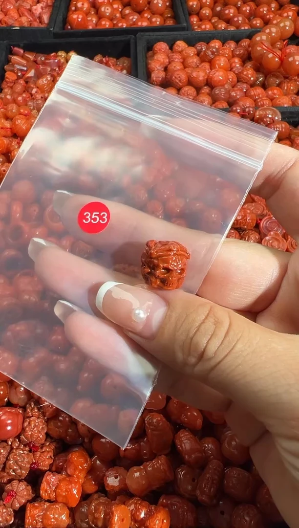 颈饰未镶嵌南红玛瑙1