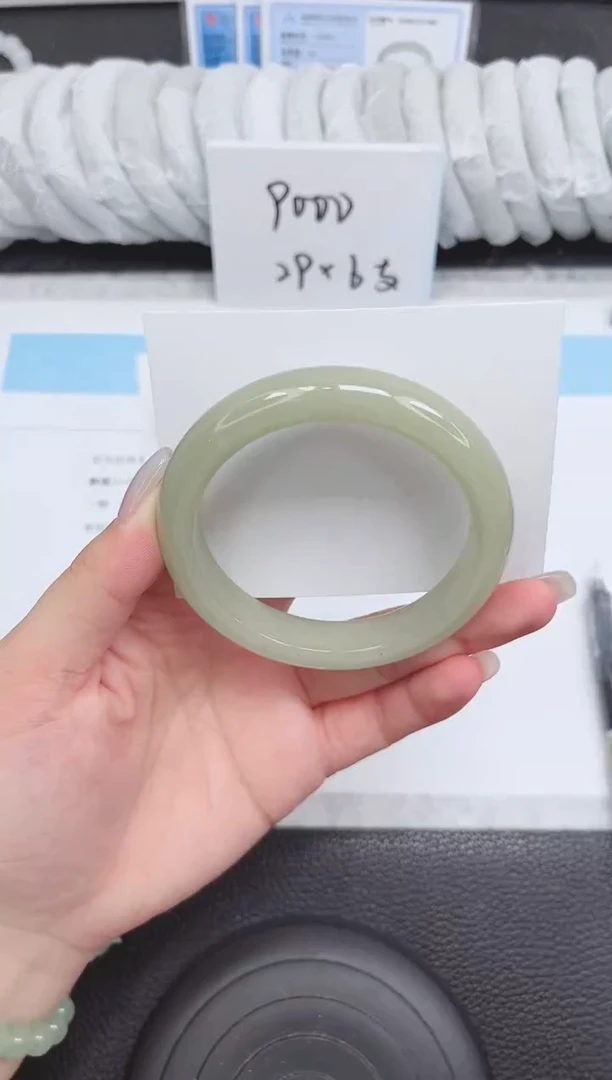 未镶嵌手镯石英质玉108-61