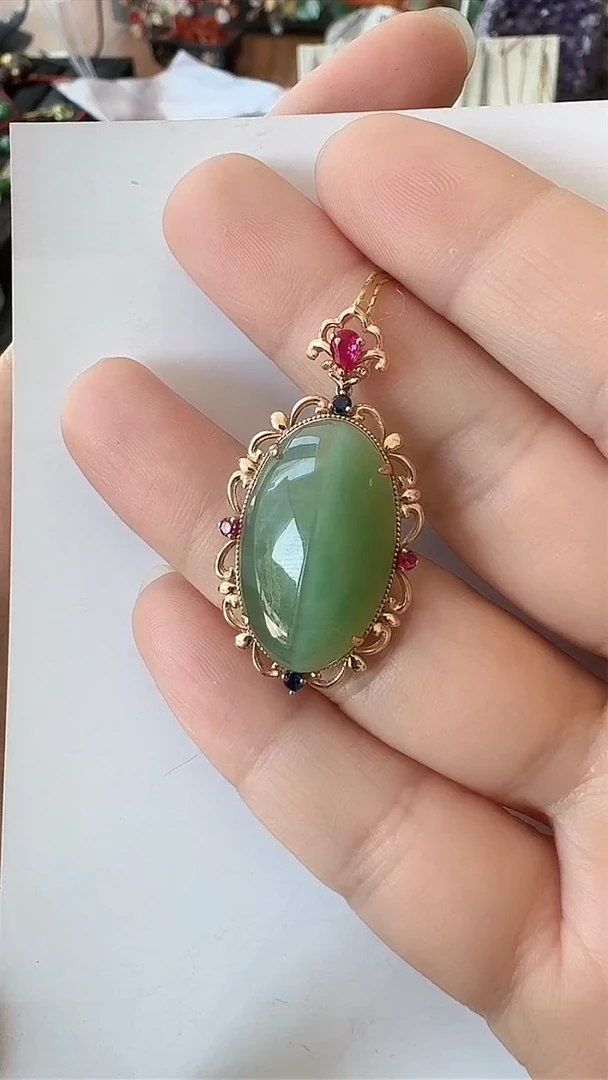 和田玉18K金镶嵌颈饰荣倩