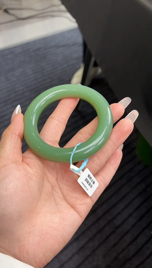 未镶嵌手镯和田玉粉青58.3