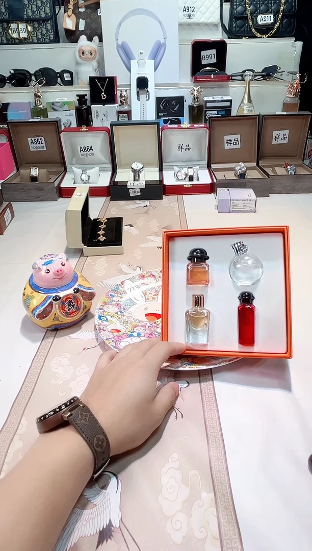 瓷片瓷器 库房到期 全部地板价@@1