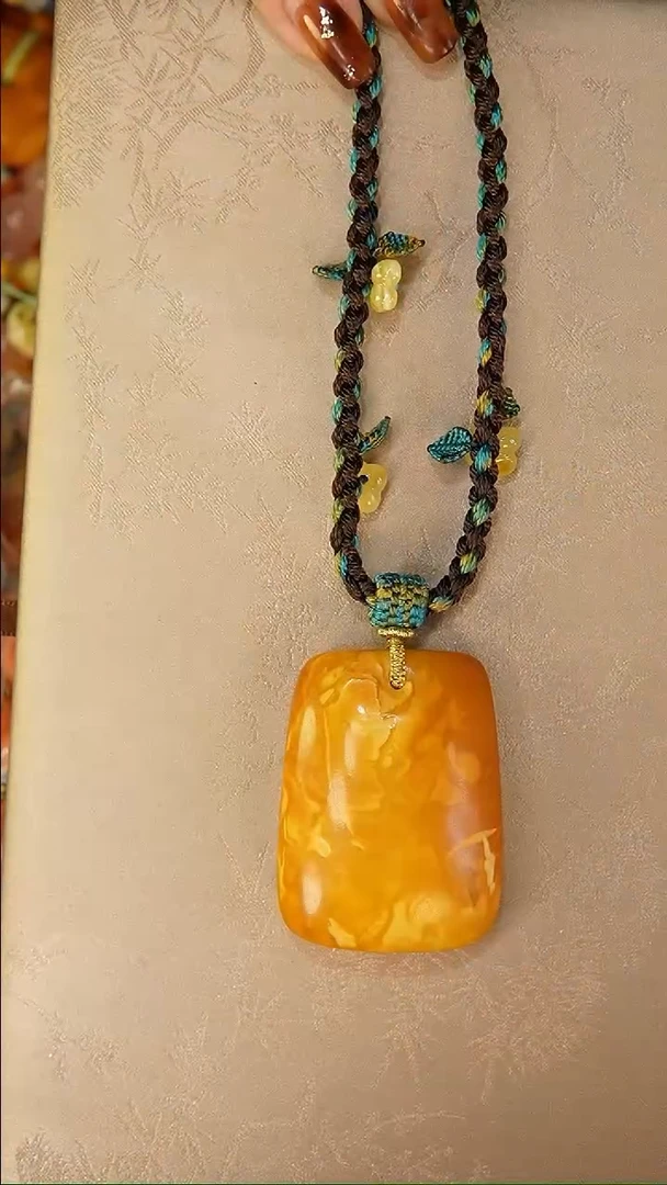 【闪购商品】琥珀颈饰未镶嵌颈饰