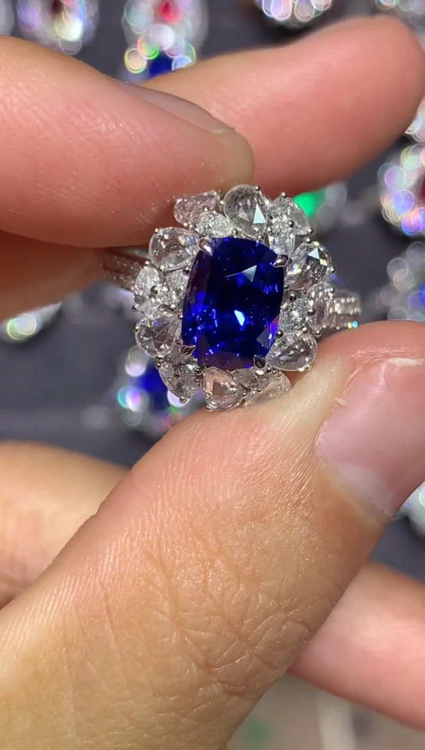 戒指蓝宝石18K金镶嵌3.12CT