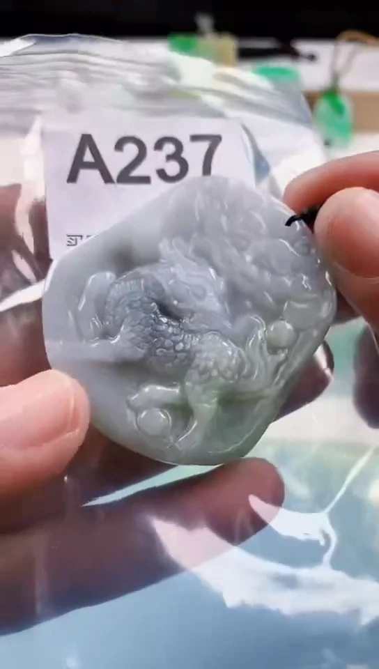 【闪购商品】翡翠挂件未镶嵌天然翡翠吊坠挂件