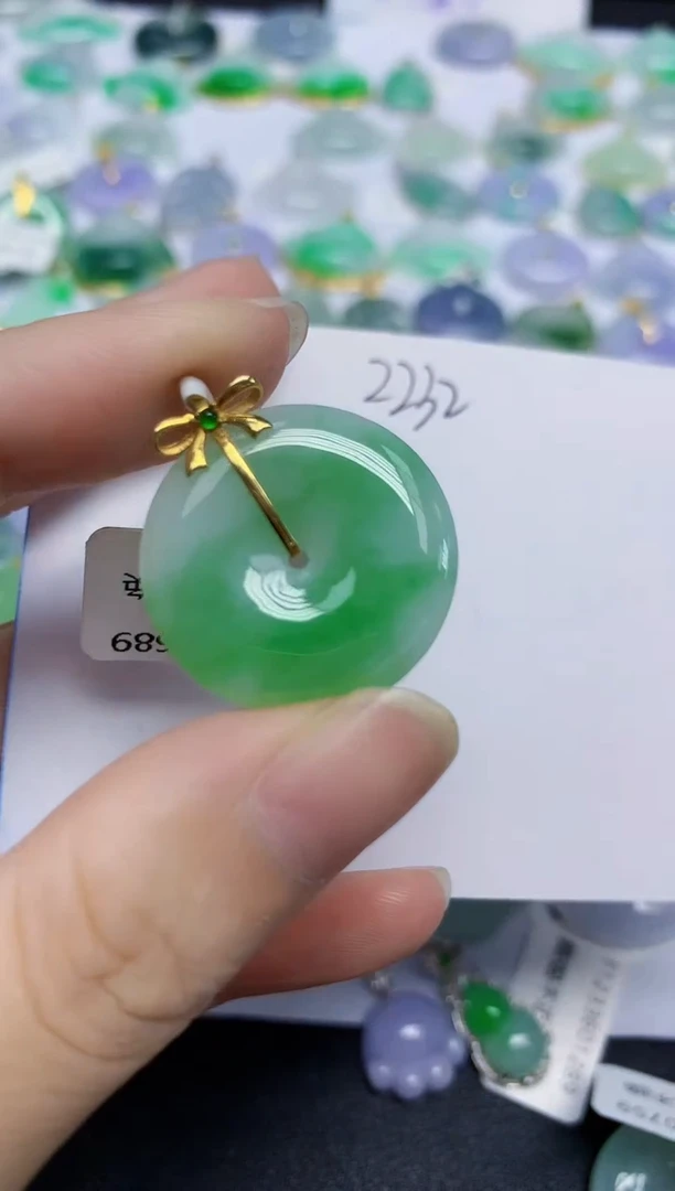 翡翠未镶嵌颈饰天然缅甸翡翠A货