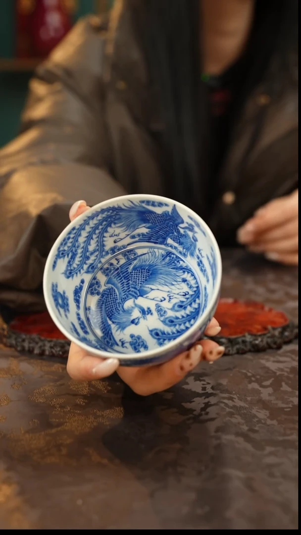 青花手绘五凤主人杯