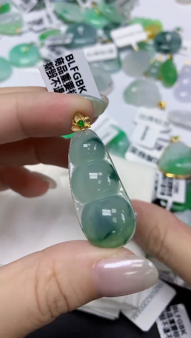翡翠18K金镶嵌颈饰天然缅甸翡翠A货