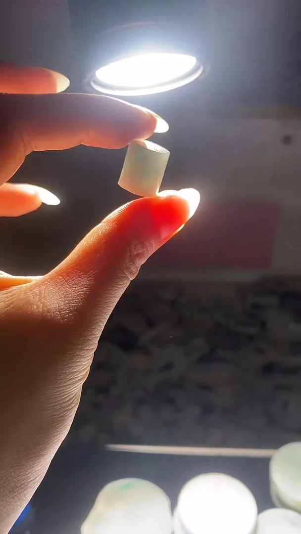 翡翠未镶嵌颈饰天然翡翠A货