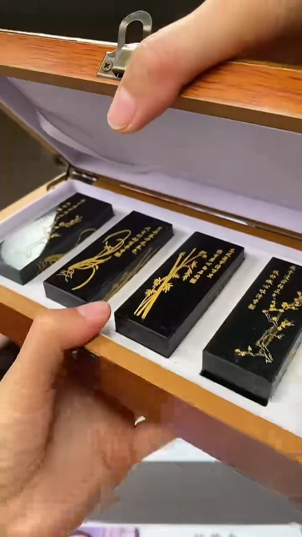 和田玉未镶嵌颈饰C239