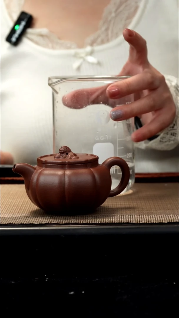 紫砂茶盏底槽清筋纹狮球150CC