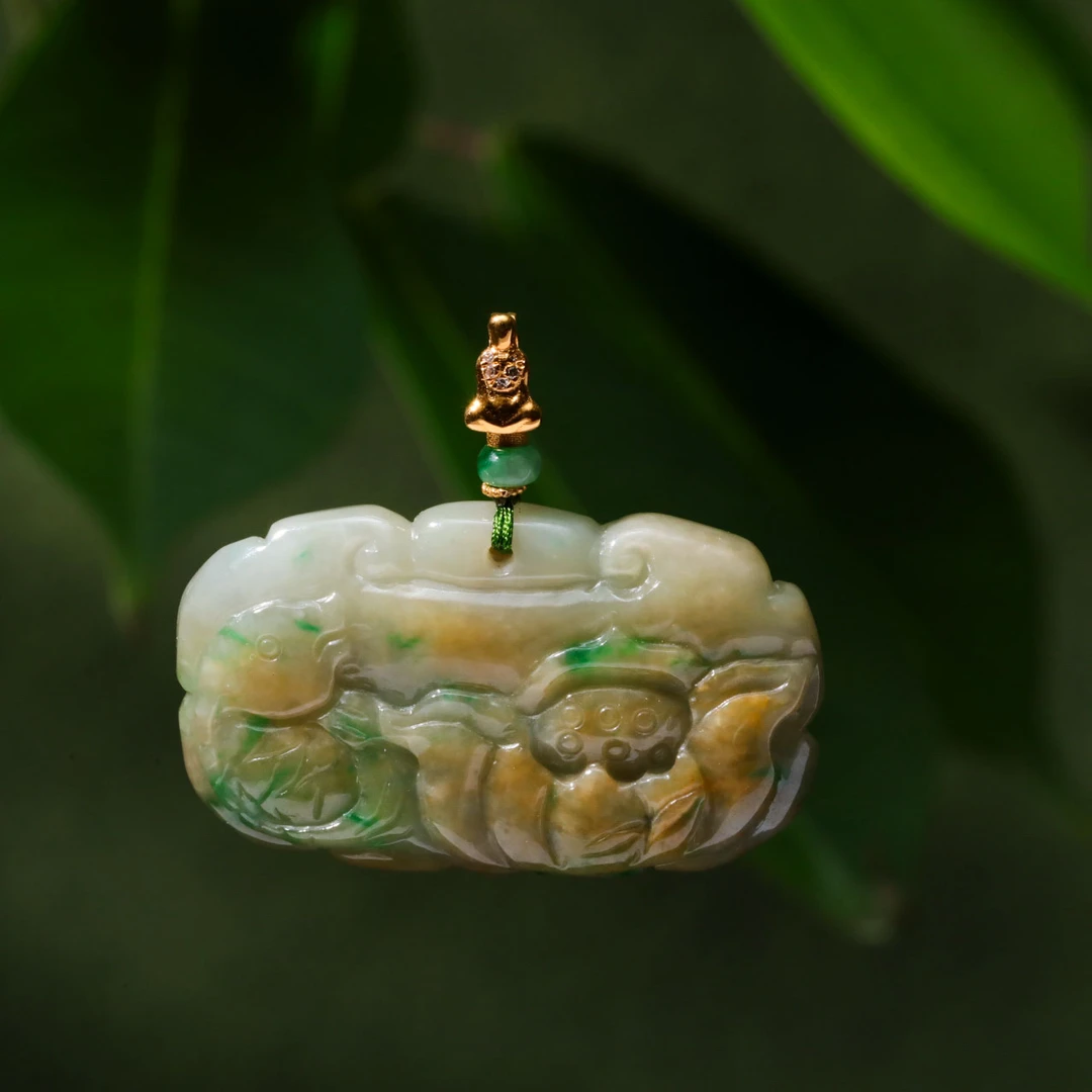 【意婵】《翠荷锁》18k金天然稀缺缅A黄加绿老翡翠精雕吊坠-915576
