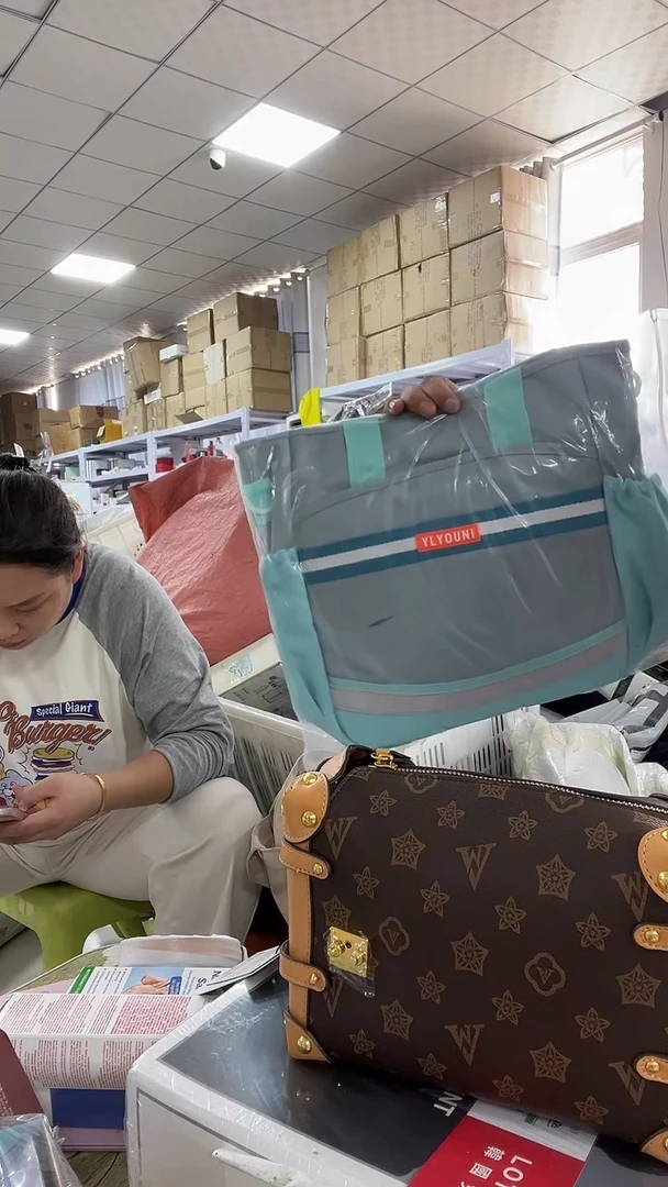 牦牛剖层皮革琪琪女包店超好看发图片款