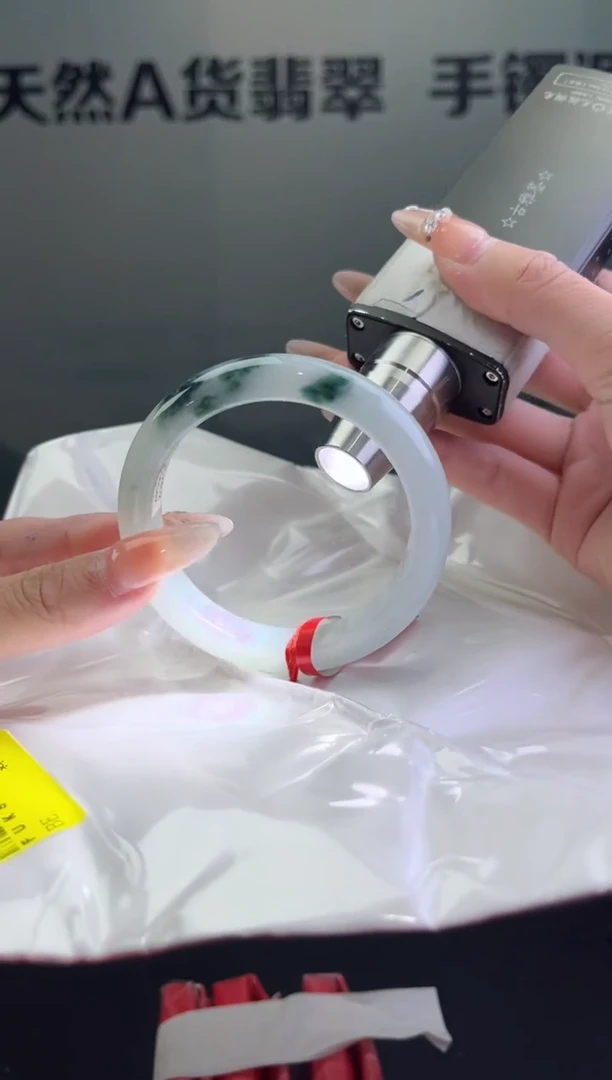 翡翠手镯未镶嵌翡翠手镯14