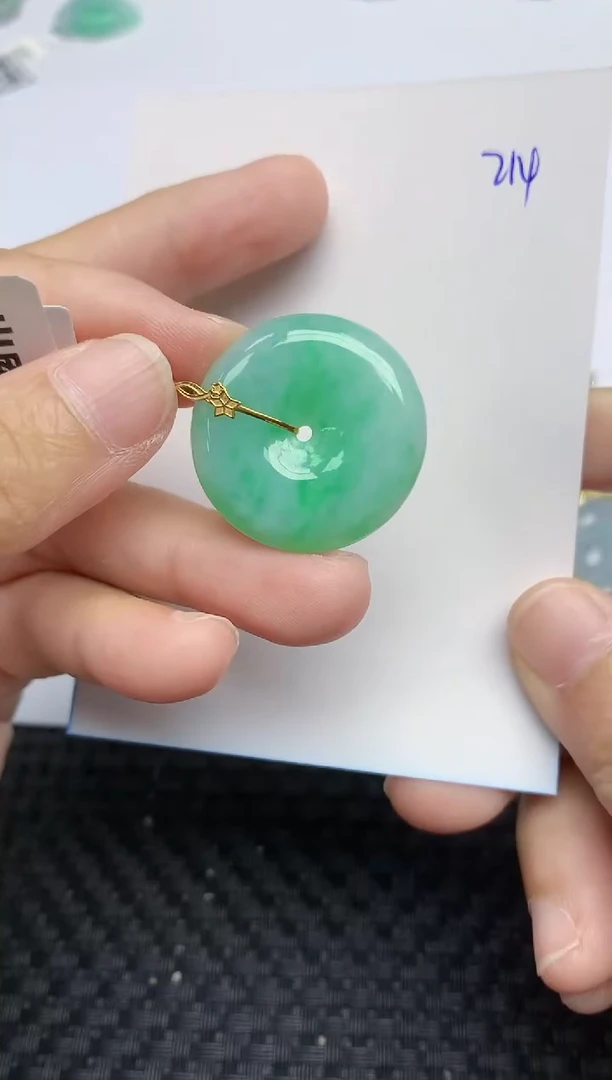 翡翠18K金镶嵌颈饰天然A货翡翠
