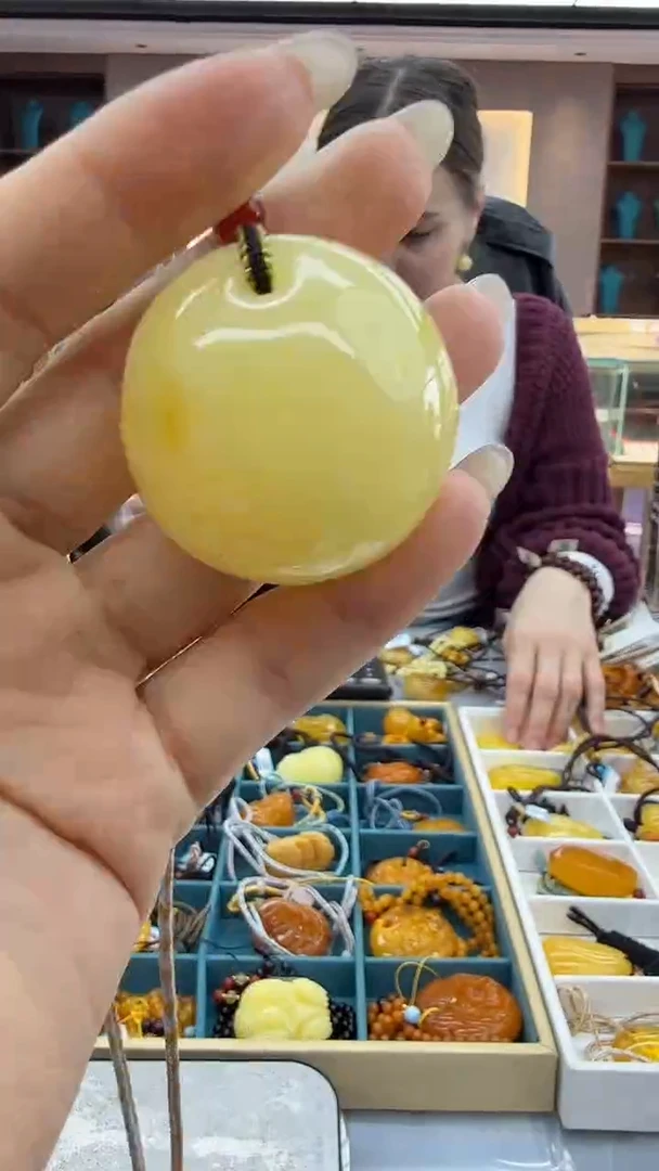 琥珀颈饰未镶嵌171秒拍号假一罚三