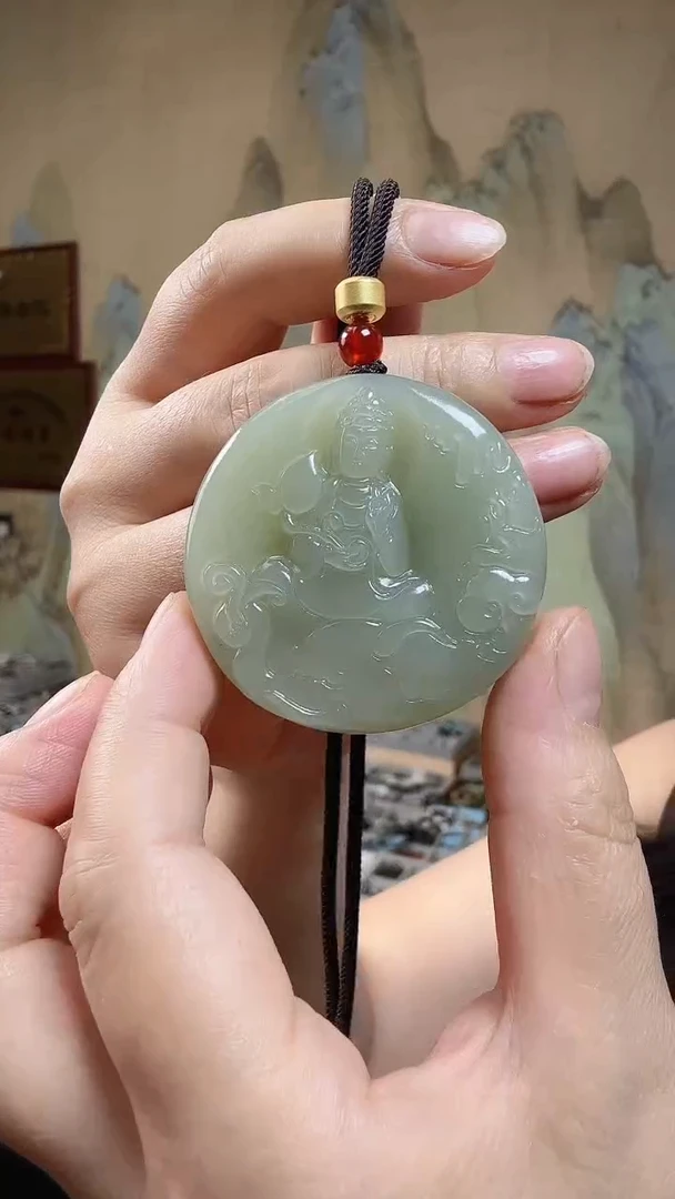 颈饰未镶嵌和田玉.