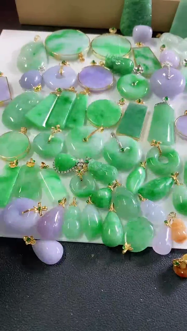 翡翠18K金镶嵌吊坠(不含链)翡翠