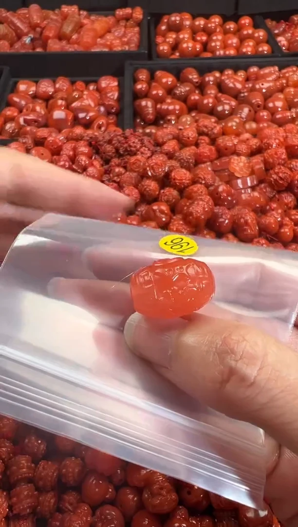 颈饰未镶嵌南红玛瑙1