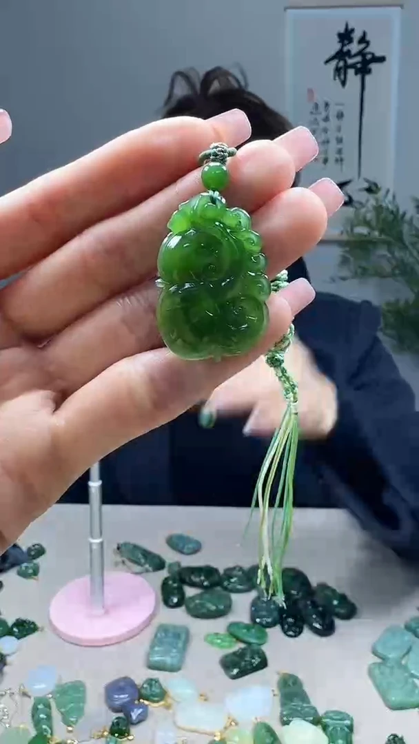 未镶嵌和田玉挂件1