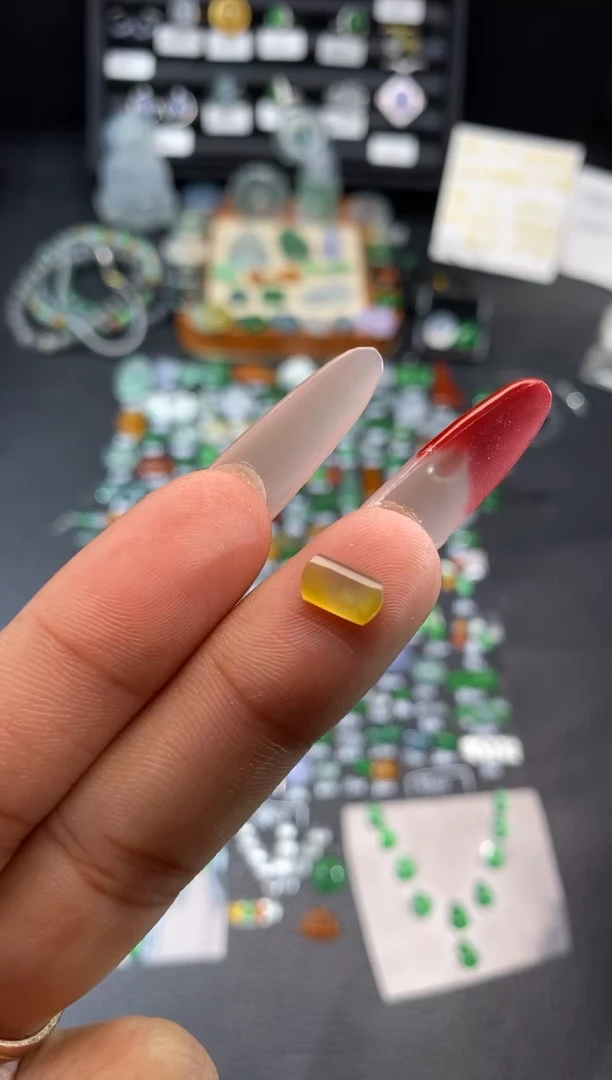 【闪购商品】翡翠挂件未镶嵌柱子