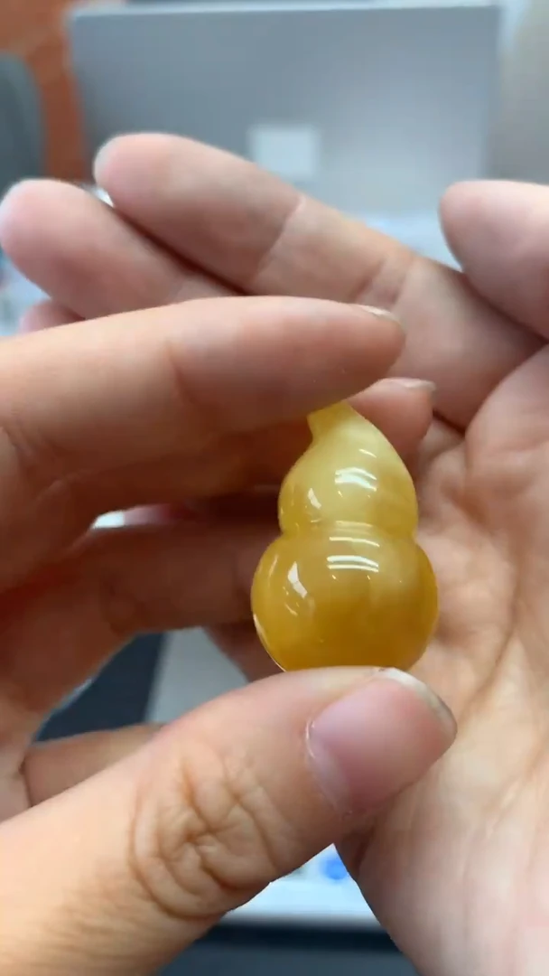 未镶嵌琥珀珠宝奇石881