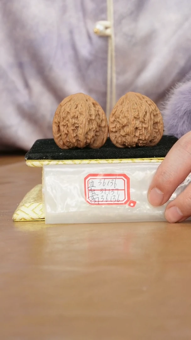 把件文玩核桃密纹狮子头