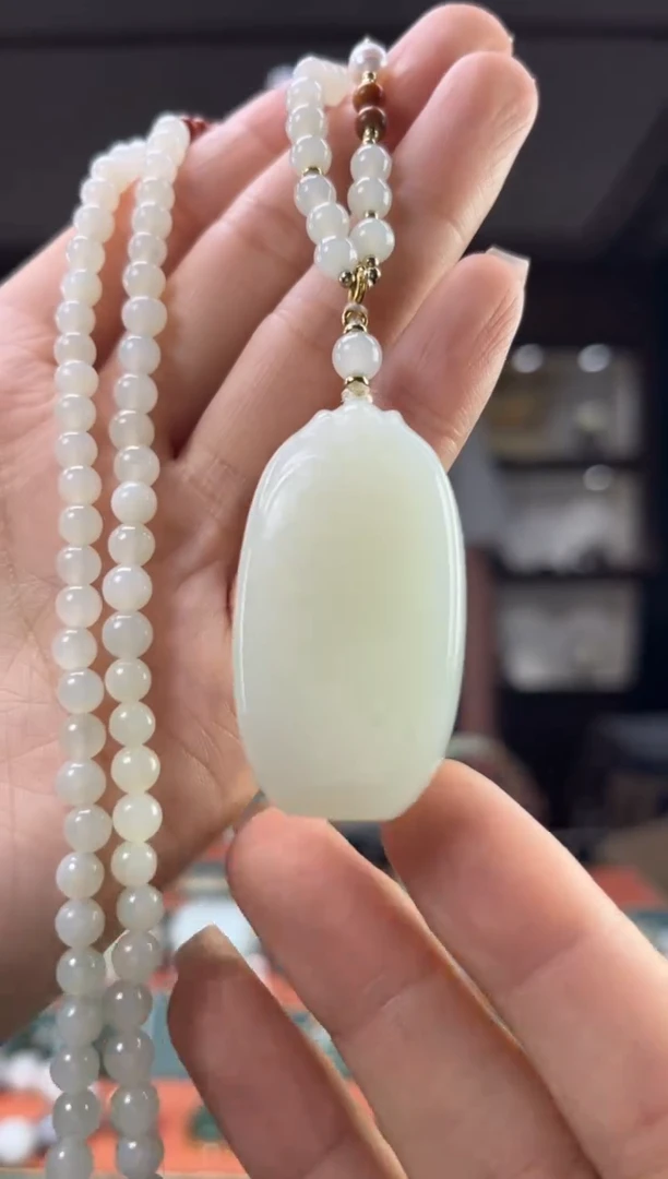 和田玉未镶嵌颈饰佩佩