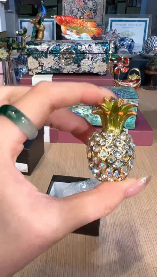 【闪购商品】杯218白色小菠萝