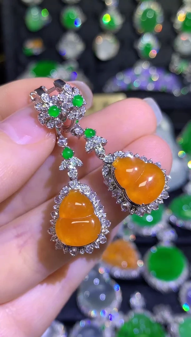 【闪购商品】翡翠耳饰18K金镶嵌高冰红翡葫芦耳坠