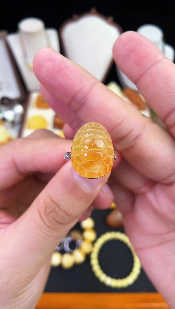 琥珀未镶嵌珠宝奇石柒月