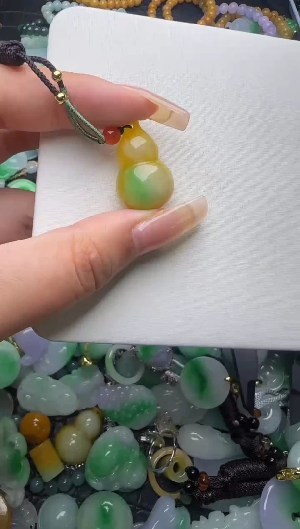 翡翠未镶嵌颈饰天然缅甸翡翠吊坠