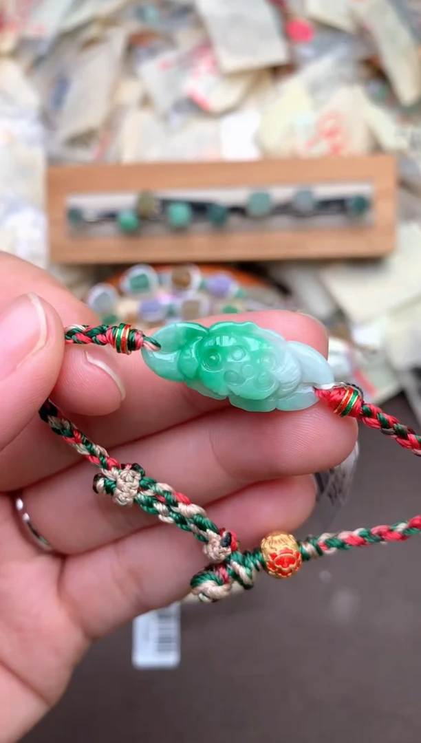 未镶嵌挂件翡翠—