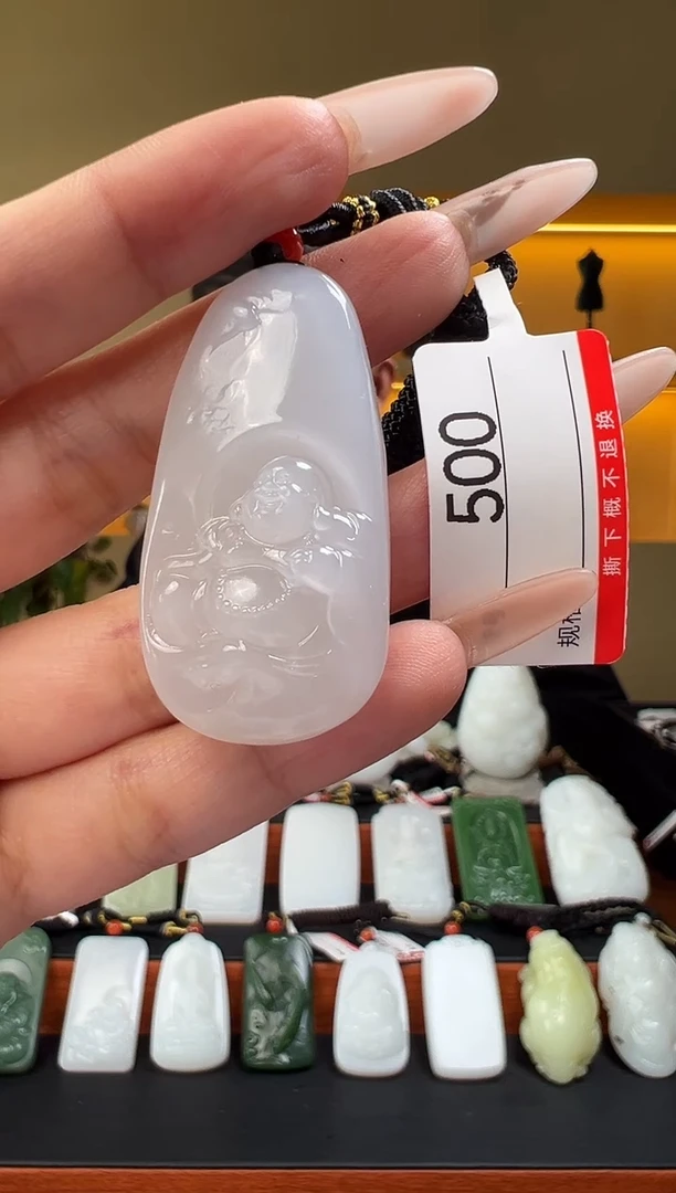 颈饰未镶嵌和田玉1