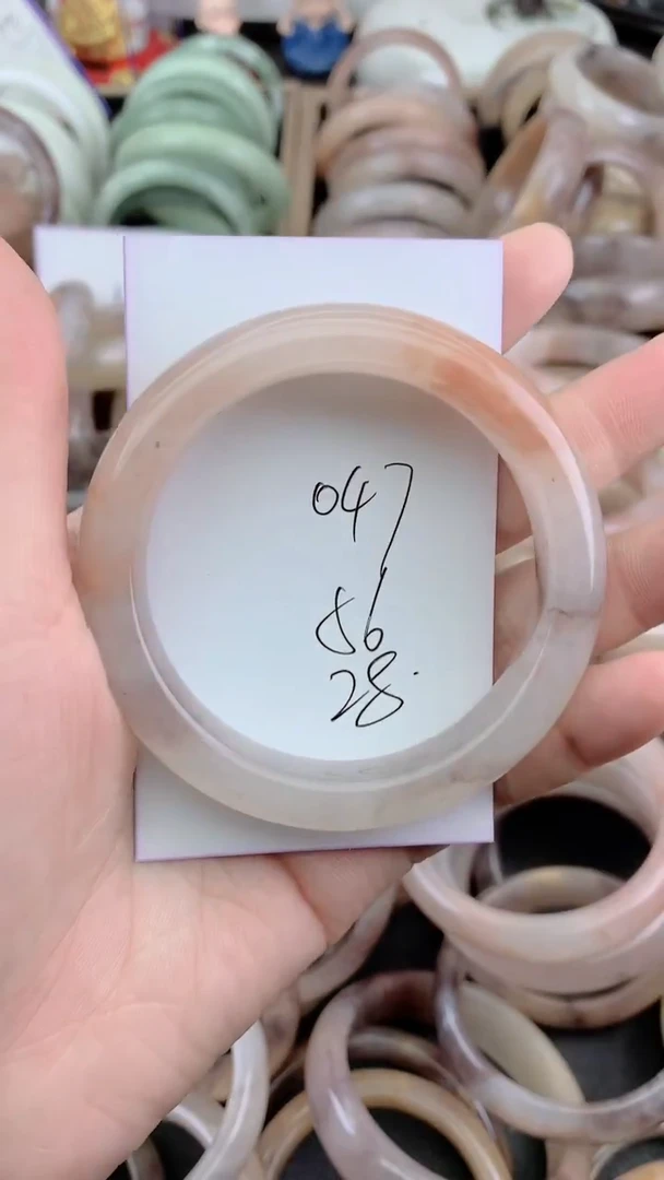 未镶嵌手镯石英质玉047