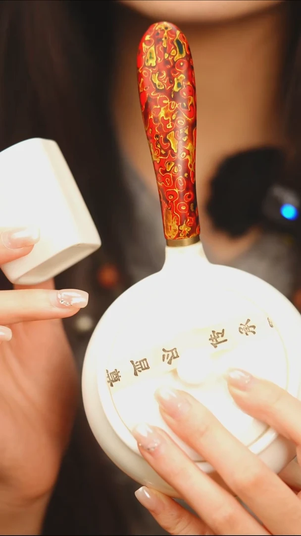 @白瓷侧把红金犀皮壶配白瓷客杯@非遗大漆