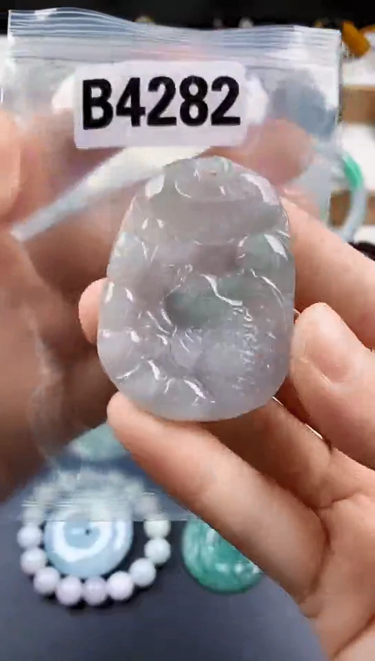 颈饰未镶嵌翡翠天然翡翠吊坠挂件