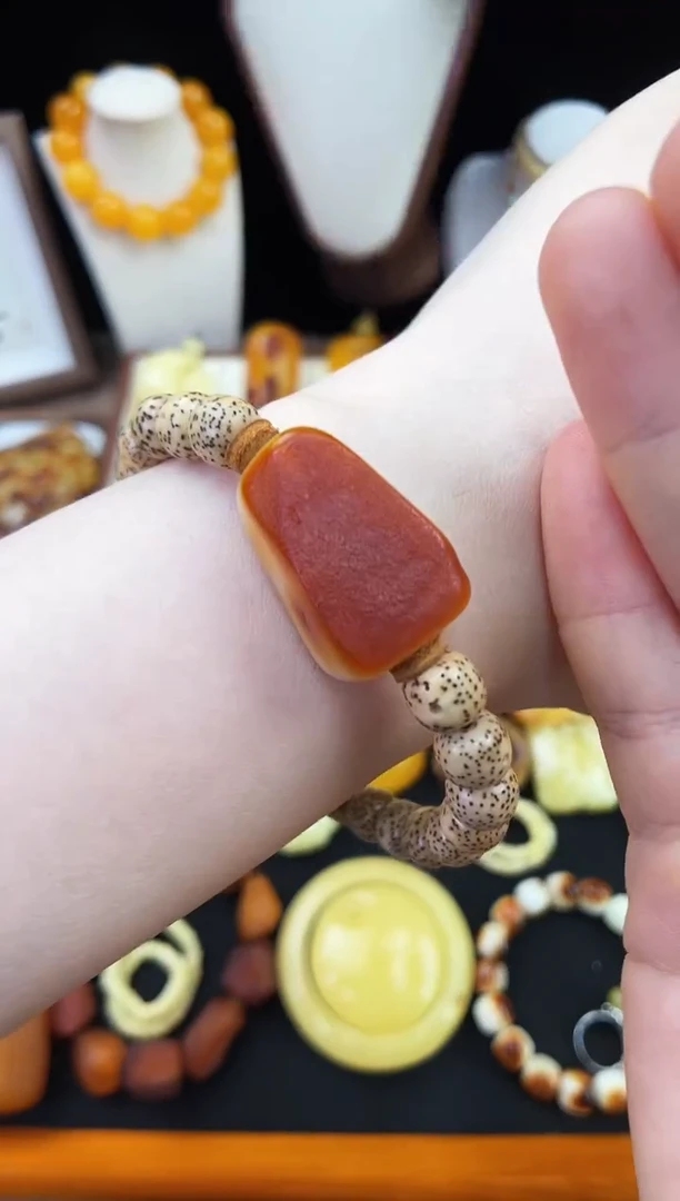 琥珀未镶嵌珠宝奇石柒月