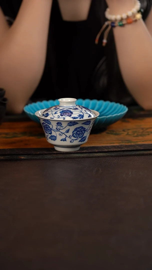 聚澜堂仿明缠枝牡丹马蹄盖碗