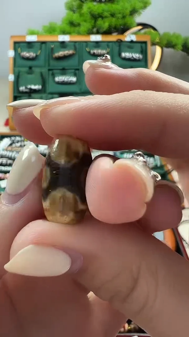 玛瑙/玉髓（覆膜）颈饰未镶嵌16（微瑕随机发货）