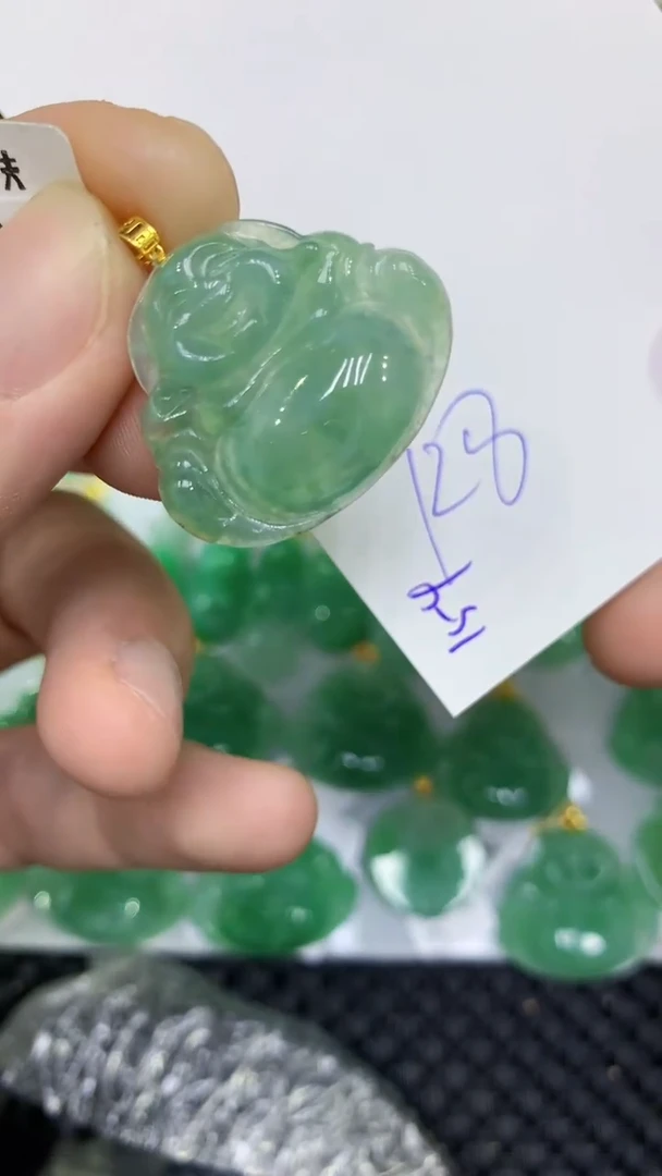 颈饰18K金镶嵌翡翠缅甸A货翡翠