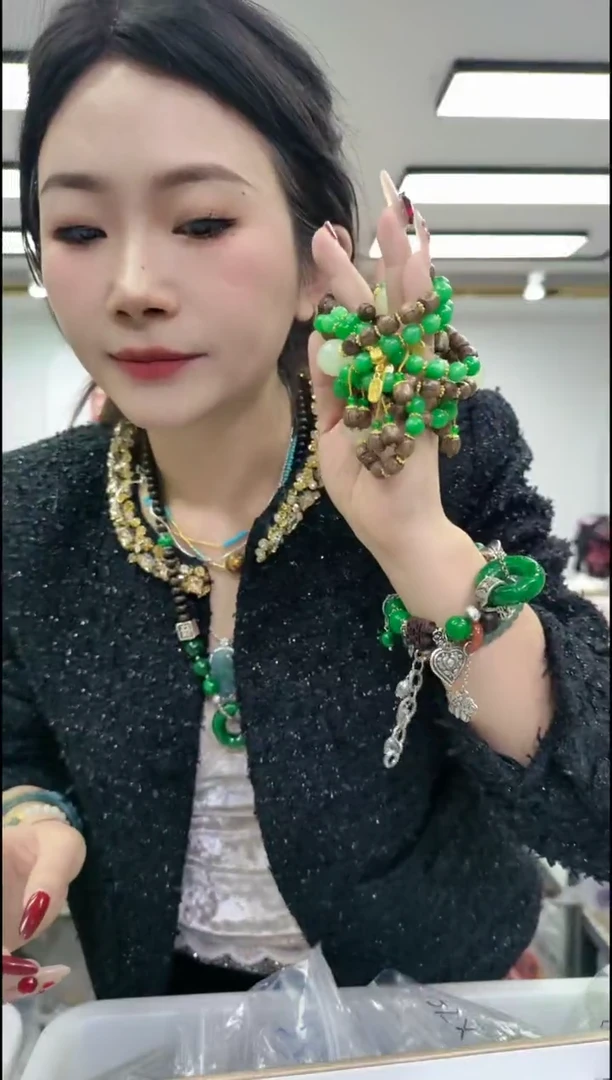 【闪购商品】石英质玉手链合金1313绿色木头手串