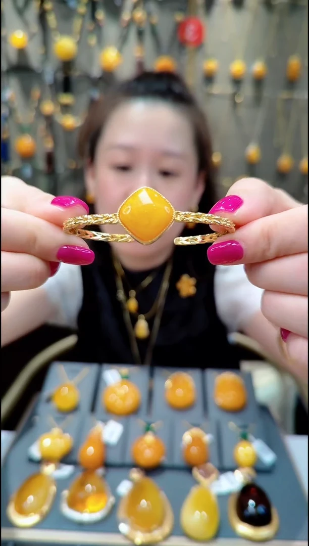 【闪购商品】蜜蜡手镯银S925镀金镶嵌B130蜜蜡手镯